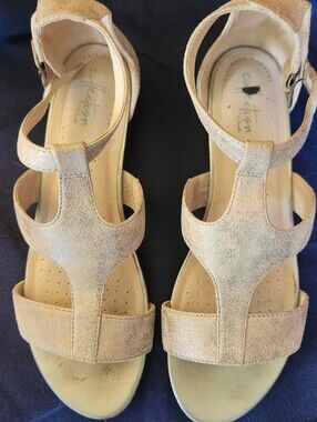 Clarks Women's Light Tan Metallic T-Strap Sandals